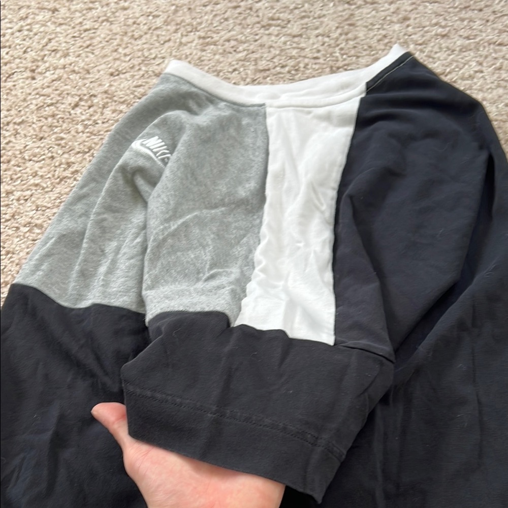 Nike Men's Colorblock Gray and Black Shirt - Picture 7 of 7